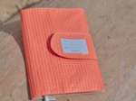 Protège carnet de santé vichy orange fluo