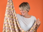 Foulard pompon ikat ocre