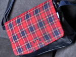 Rabat besace carré grand tartan rouge