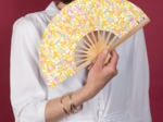 Eventail mimosa jaune rose