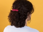 Barrette cheveux tressée pompons cerise