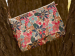 Trousse de toilette cerise en fleur