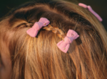 Barrettes clic-clac petits noeuds gaze pois or rose thé