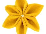 Barrette fleur étoile 4 jaune ocre
