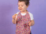 Serviette enfant élastique cocktail de fleurs