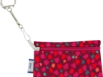Pochette porte-clés pompons cerise