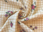 Tissu jersey vichy fleuri naturel