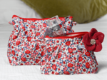 Pochette plissée rouge corolle