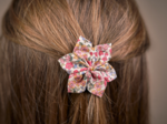 Barrette fleur étoile porcelaine rosée